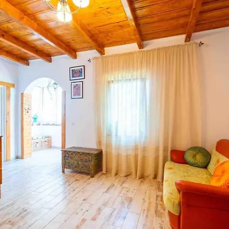 Vakantiehuis Casa Luminoasa Cu Poveste